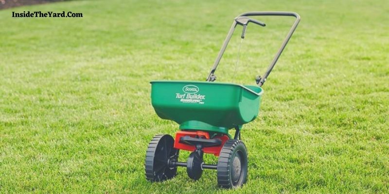 How to Fix Lawn Striping from Fertilizer