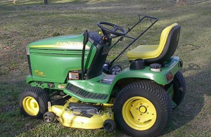 John Deere gt235