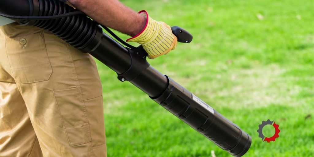 Leaf blower tube and throttle